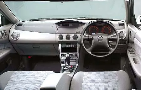 Nissan Avenir SALUT X (W11)