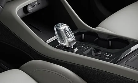 Volvo XC40 PLUS B4 AWD (XB420TXCM2)