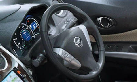 Nissan Note X BLANC NACHURU INTERIOR (E12)