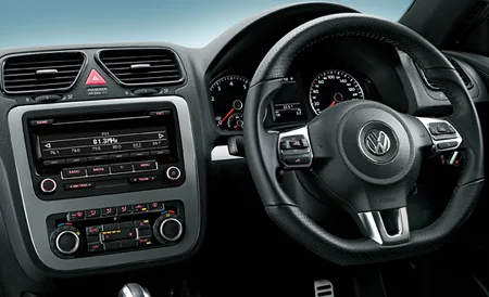 Volkswagen Scirocco R LINE (13CAV)