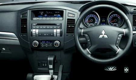 Mitsubishi Pajero SHORT VR-II (V87W)