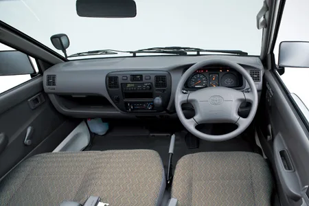 Toyota Liteace Truck DX (KM70)