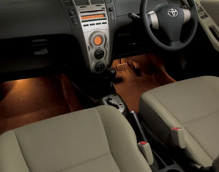 Toyota Vitz B (KSP90)