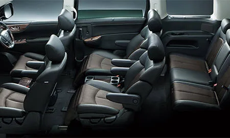 Nissan Elgrand 350HIGHWAY STAR PREMIUM URBAN CHROME (PE52)