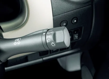 Nissan March 12S V PACKAGE (K13)