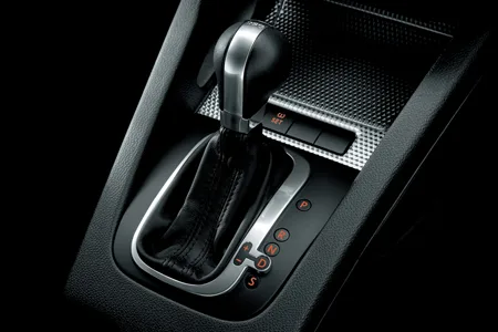 Volkswagen Golf R32 (1KBUBF)