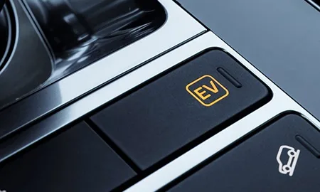 Land Rover Range Rover Sport SVR (LW5SA)