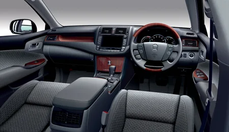 Toyota Crown ROYAL SALOON I-FOUR U PACKAGE (GRS203)
