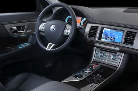 Jaguar XF R (J05MB)
