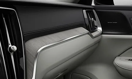 Volvo V60 ULTIMATE B4 DARK EDITION (ZB420TM)