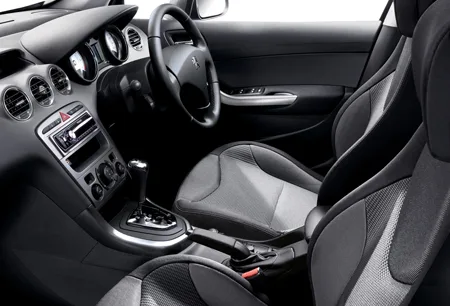 Peugeot 308 PREMIUM (T75F02)