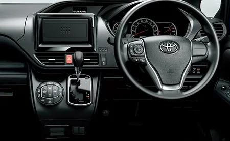Toyota Voxy X C PACKAGE (ZRR85G)