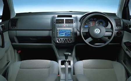 Volkswagen Polo BASEGRADE (9NBBY)
