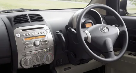 Toyota Passo X (KGC15)