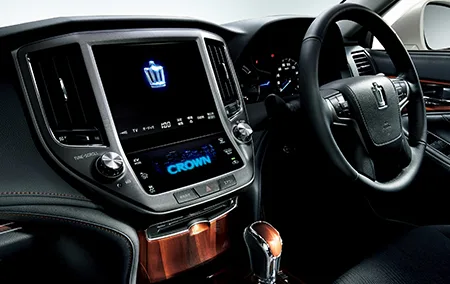 Toyota Crown Hybrid ROYAL SALOON BLACK STYLE (AWS210)
