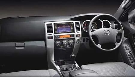 Toyota Hilux Surf SSR-X (RZN215W)