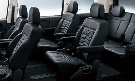 Mitsubishi Delica D5 ROADEST ROYAL TOURING (CV1W)
