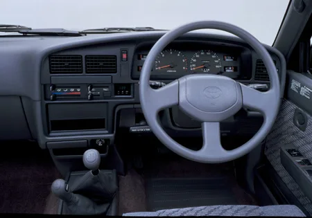 Toyota Hilux Pick UP SINGLECAB LONG SR (LN106)