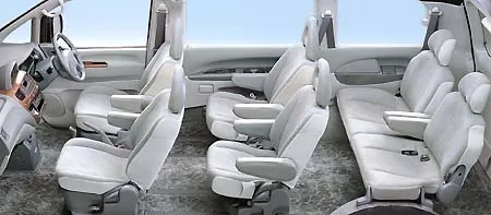 Mitsubishi Delica Space Gear CHAMONIX (PD6W)