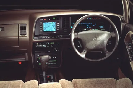 Toyota Crown ROYAL SALOON (MS135)