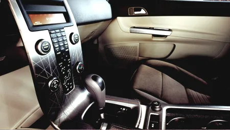 Volvo C30 T5 R-DESIGN (MB5254)