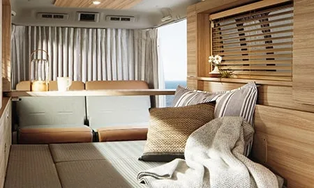 Nissan Caravan PREMIUM GX マイルーム (VR2E26)