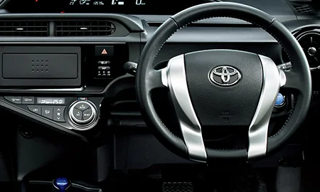 Toyota Aqua X URBAN (NHP10)