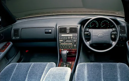 Toyota Celsior A (UCF10)
