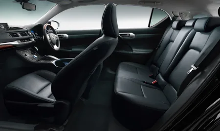 Lexus CT200H VERSION L (ZWA10)