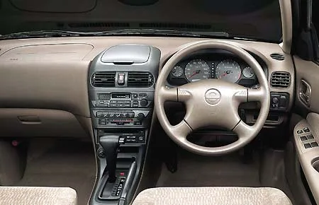 Nissan Sunny SUPER SALOON SV LIMITED (FB15)