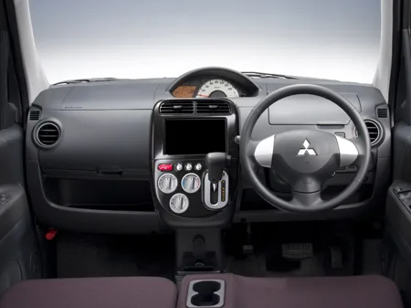 Mitsubishi Toppo ROADEST G (H82A)