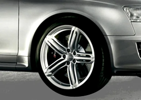 Audi RS6 Avant BASE GRADE (4FBUHS)