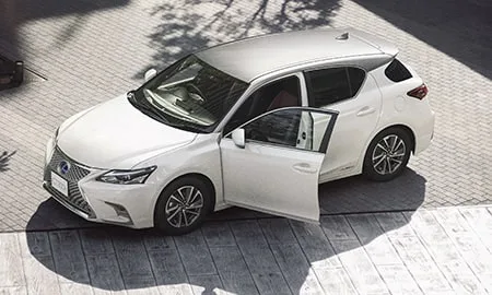 Lexus CT200H CHERISHED TOURING (ZWA10)