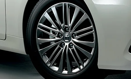 Toyota Crown Hybrid ROYAL SALOON BLACK STYLE (AWS210)