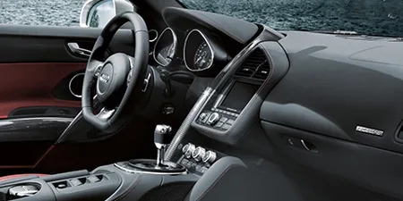 Audi R8 Spyder BASEGRADE (42BUJF)