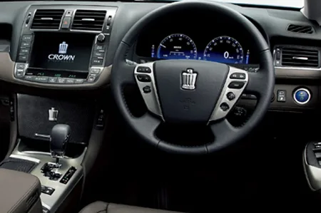 Toyota Crown Hybrid L PACKAGE (GWS204)