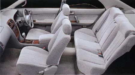 Nissan Cedric BROUGHAM J (Y33)
