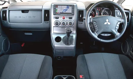 Mitsubishi Delica D5 G PREMIUM (CV4W)