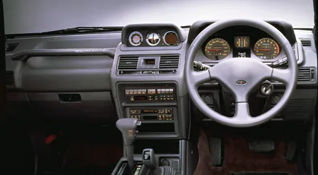 Mitsubishi Pajero WIDE XR-II (V26WG)