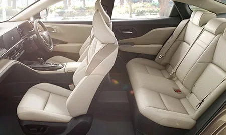 Toyota Crown Crossover G LEATHER PACKAGE (AZSH35)