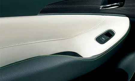 Toyota Crown Hybrid ATHLETE S WAKAKUSAIRO EDITION (AWS210)