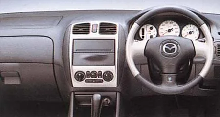 Mazda Familia Swagon R-4 (BJ8W)