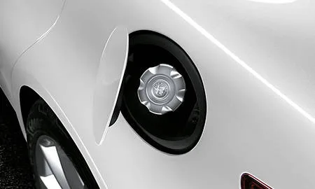 Alfa Romeo Giulia QUADRIFOGLIO ARGENTO (95220 / 95229)