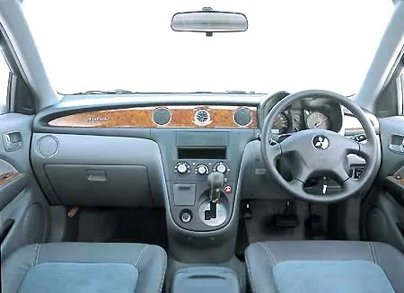Mitsubishi Airtrek 24V (CU4W)