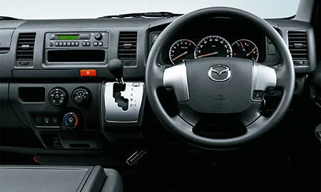 Mazda Brawny Van GL (TRH200M)