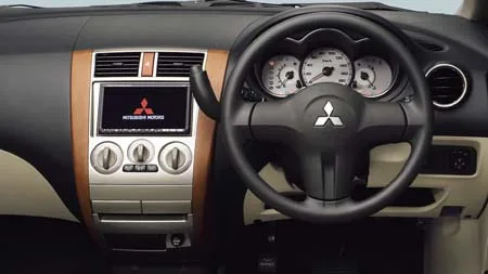 Mitsubishi Colt Plus VERY (Z24W)