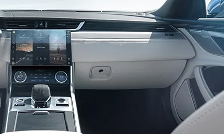 Jaguar XF S (JB2ND)