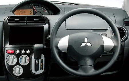 Mitsubishi Toppo ROADEST G (H82A)