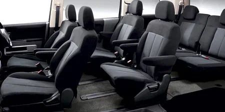 Mitsubishi Delica D5 G PREMIUM (CV4W)