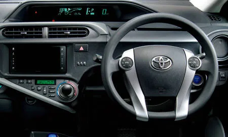 Toyota Aqua S (NHP10)